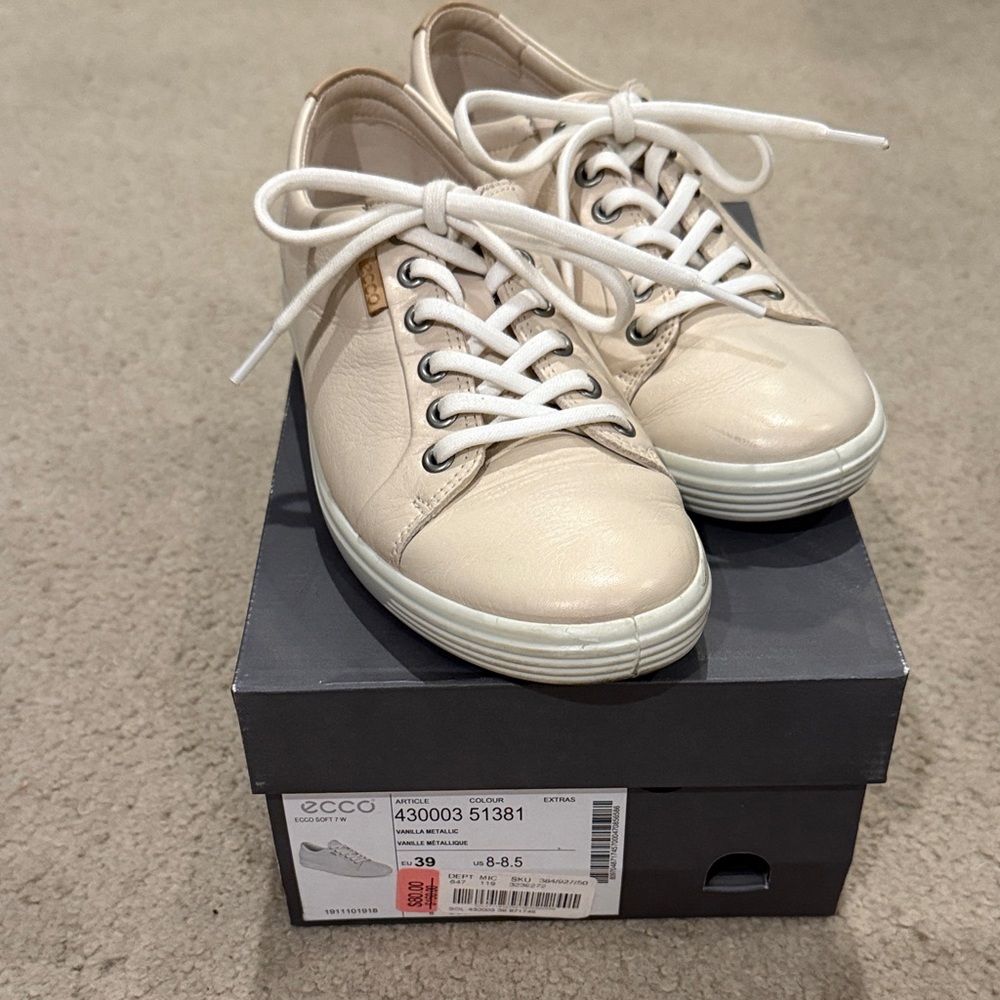 Ecco Vanilla Metallic Leather Casual Shoes